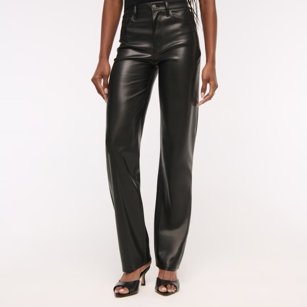 Abercrombie & Fitch The 90’s Straight Ultra High Rise Vegan Leather Pant Sz 29/8